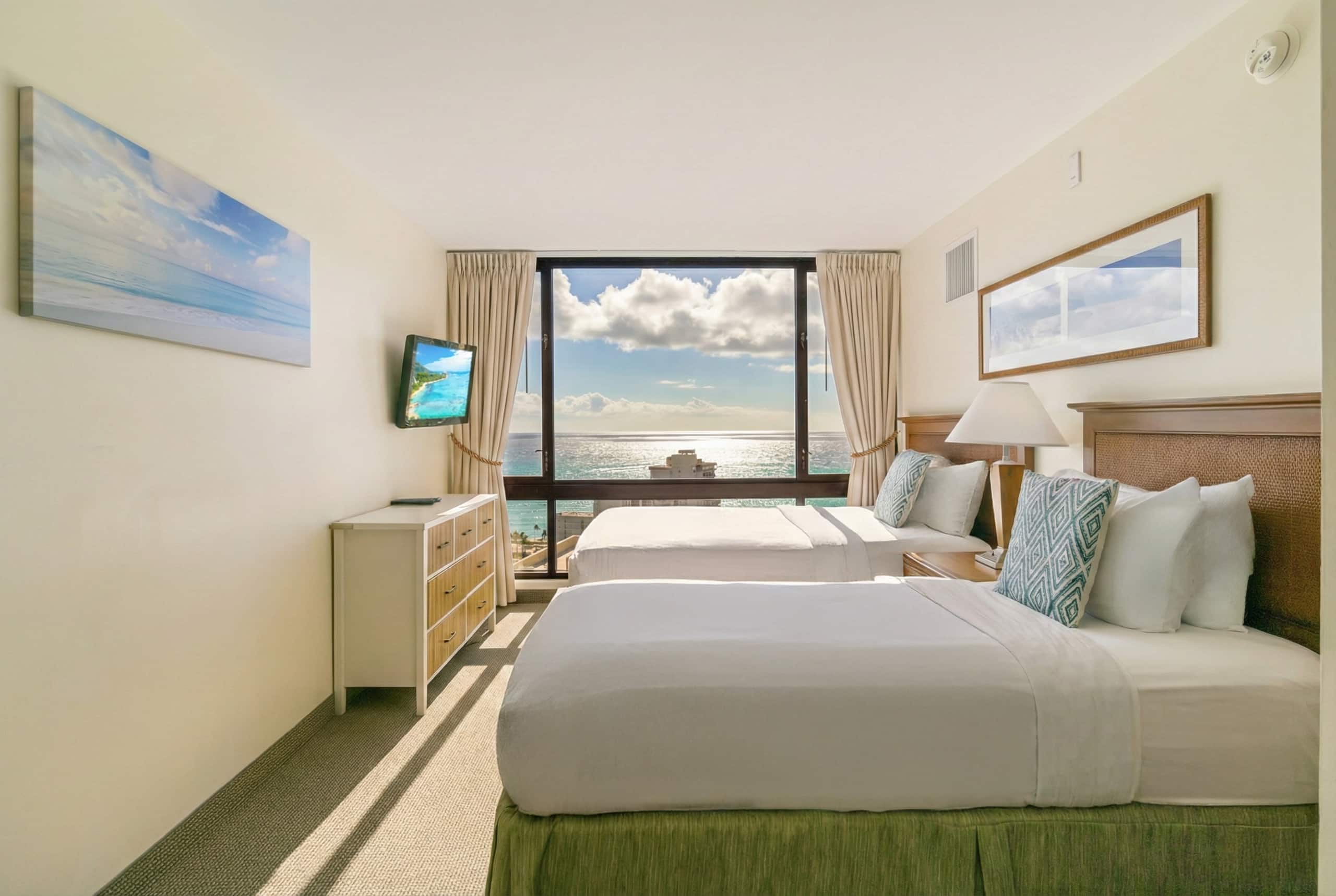 Condo in Honolulu · ★4.87 · 1 bedroom · 3 beds · 1 bath - Image 12