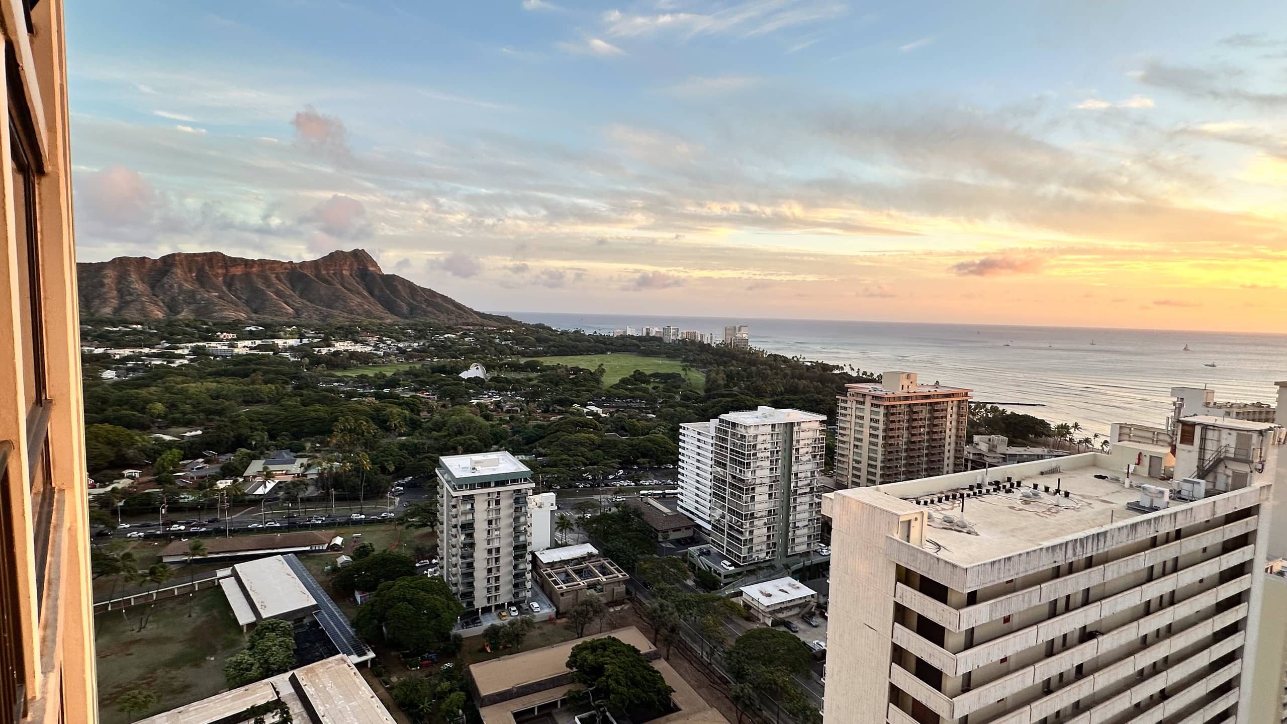 Condo in Honolulu · ★4.87 · 1 bedroom · 3 beds · 1 bath - Image 24