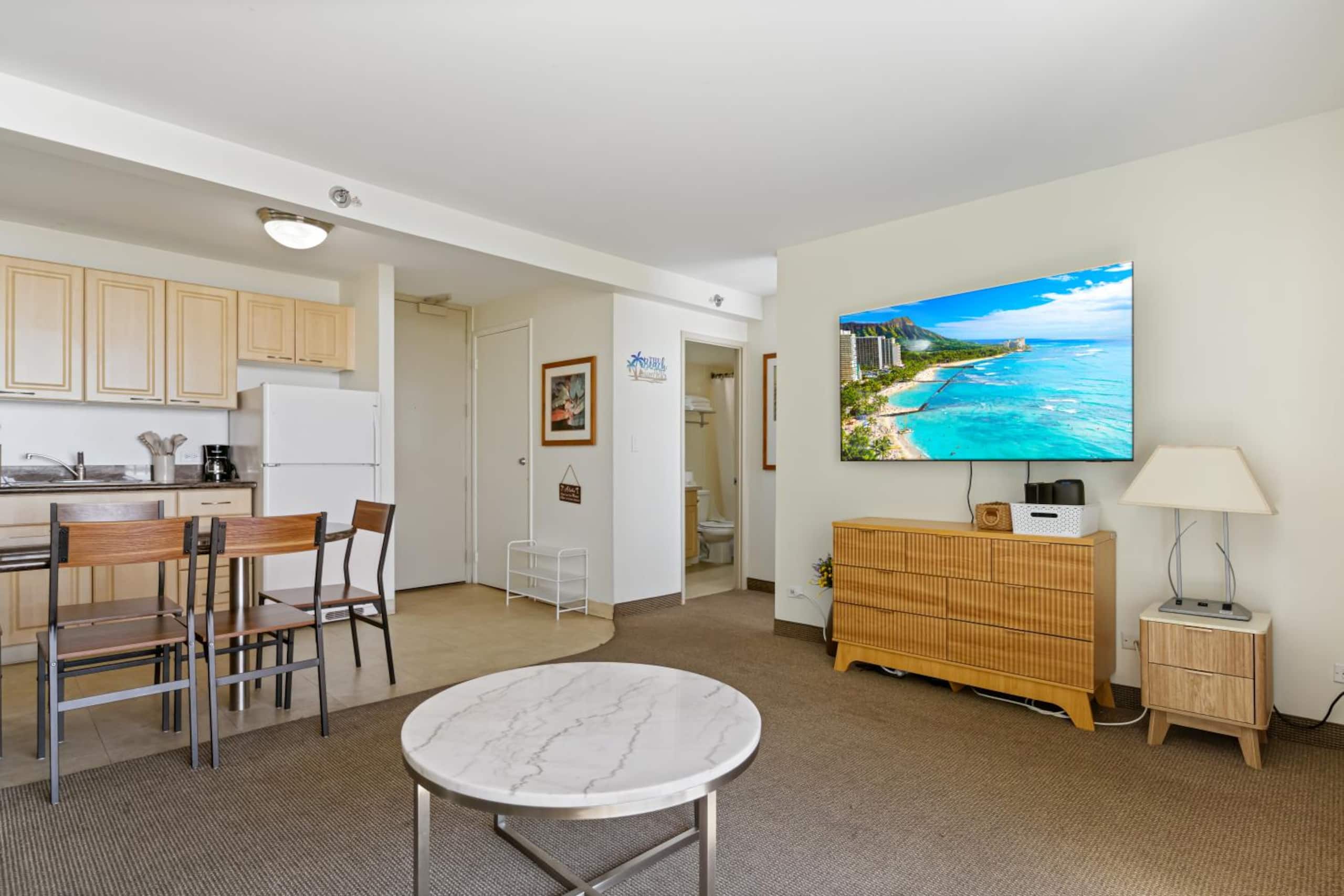 Condo in Honolulu · ★4.87 · 1 bedroom · 3 beds · 1 bath - Image 5