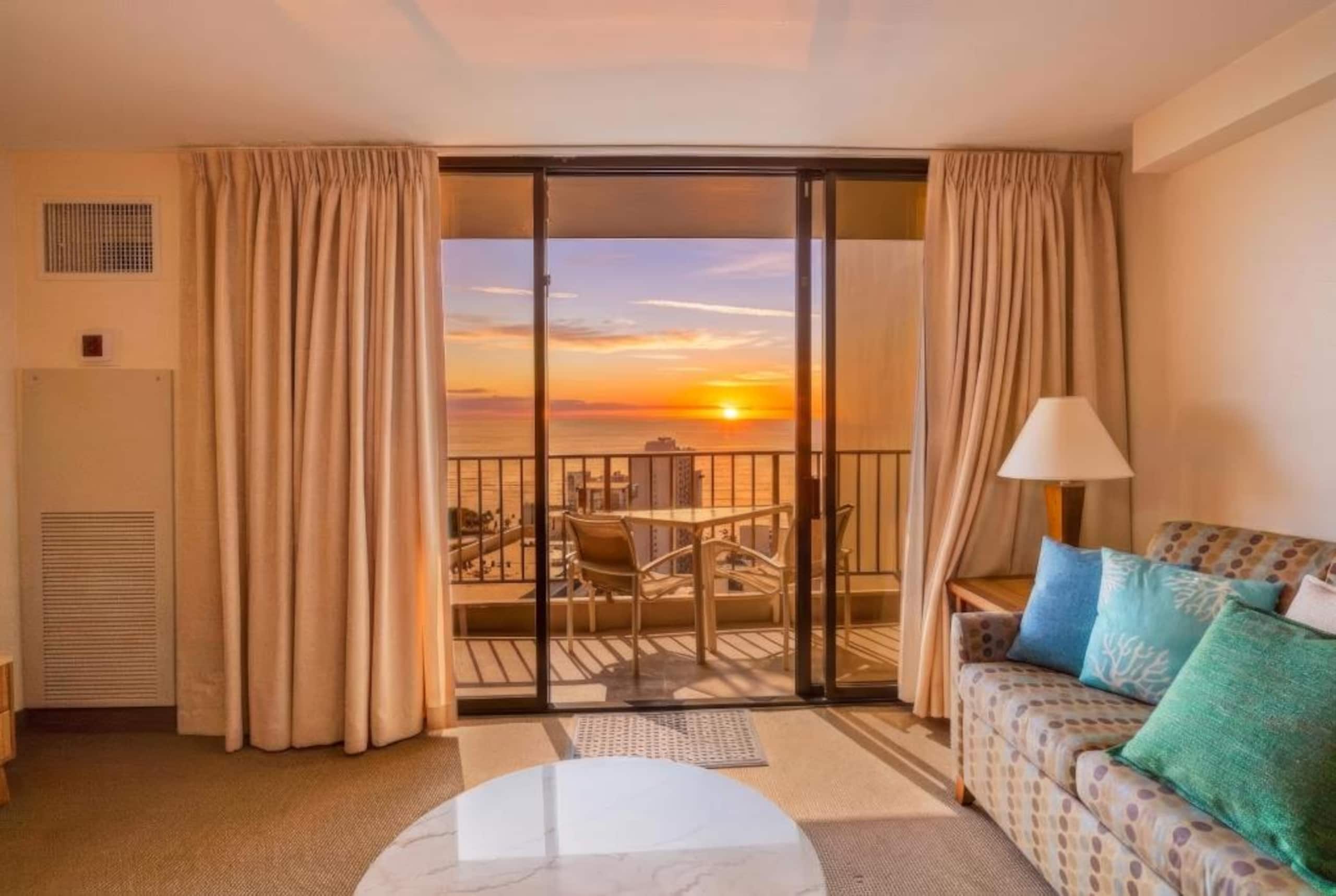 Condo in Honolulu · ★4.87 · 1 bedroom · 3 beds · 1 bath - Image 3