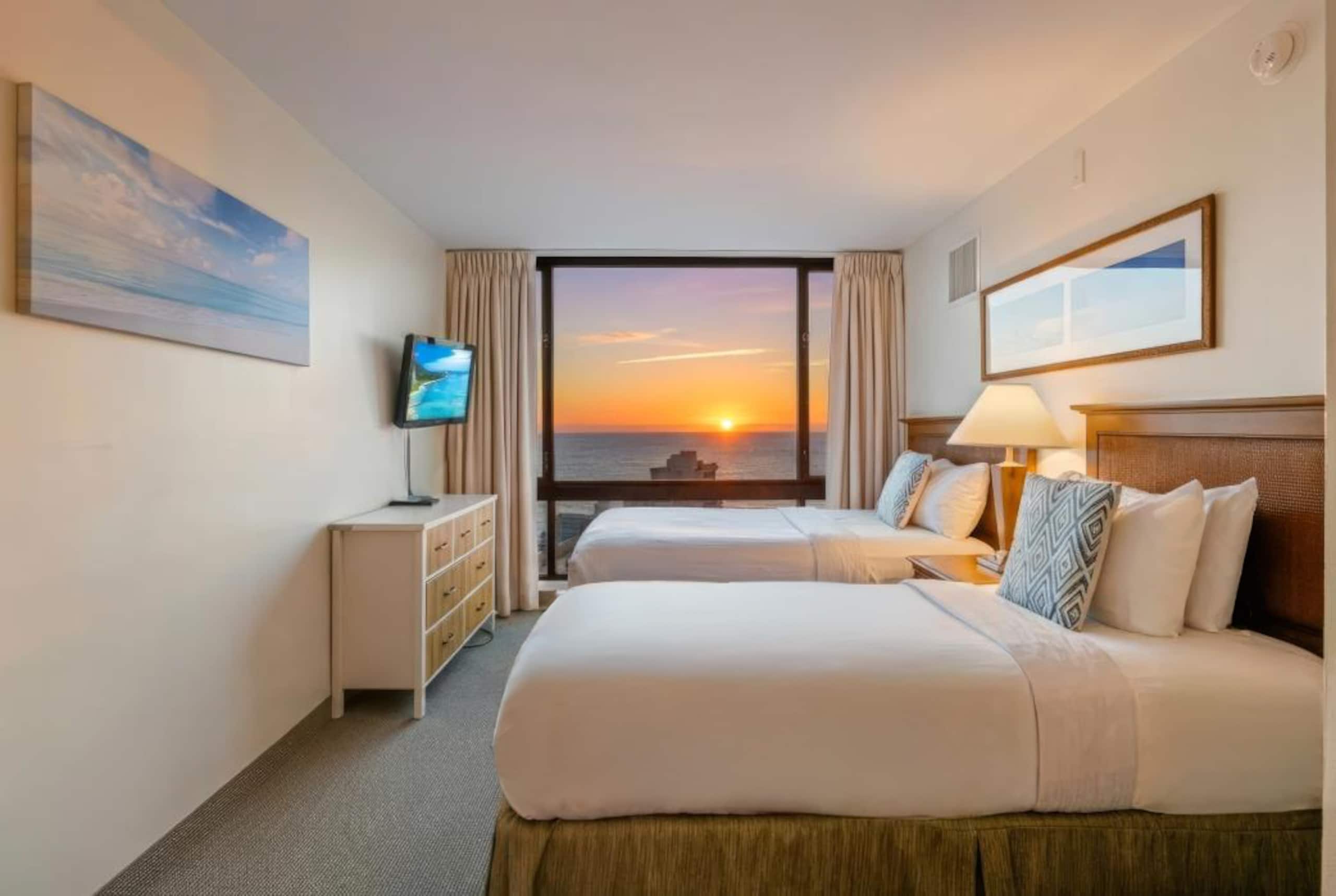 Condo in Honolulu · ★4.87 · 1 bedroom · 3 beds · 1 bath - Image 15