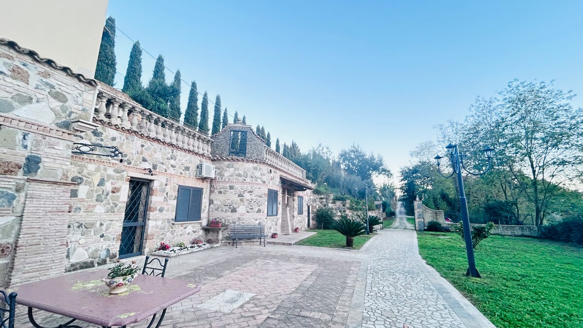 Magnifique ferme en pierre à Rome Nord - Villas à louer à Sacrofano ...