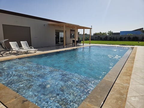 Villa in Berkane with pool, not overlooked