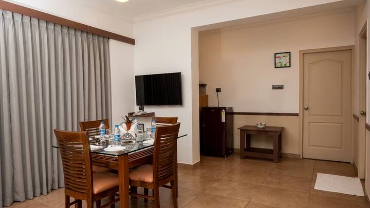 Dining area image 1