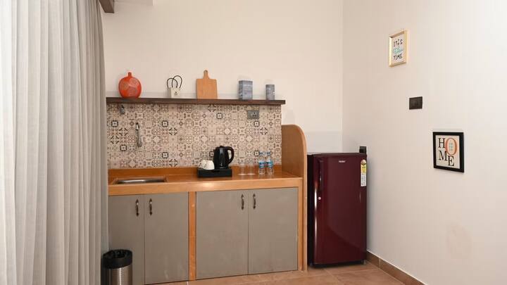 Full kitchen image 1