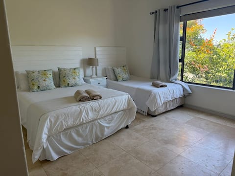 The Gathering Beach House• Sleeps 8
(No Parties)