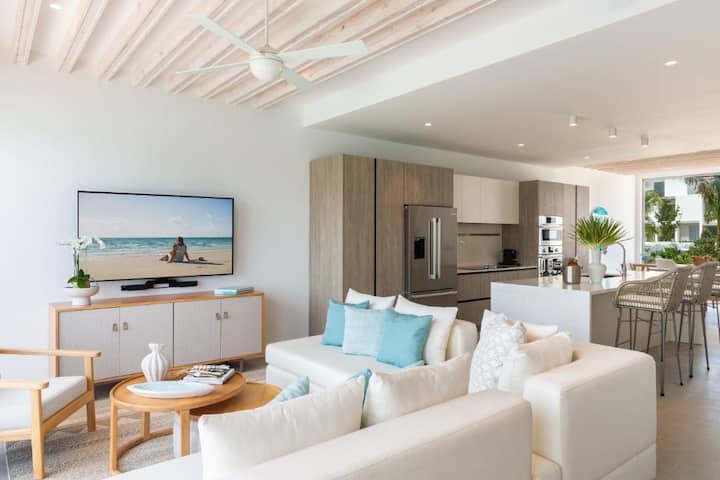 2 Units | South Bank | Adventure Base by the Ocean
