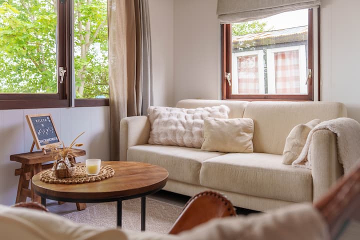 Heerlijk Chalet Met 2 Sups Aan Een Groot Meer - Lemmer