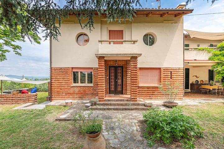 Una Casa Di Famiglia Nel Cuore Delle Langhe! - Alba