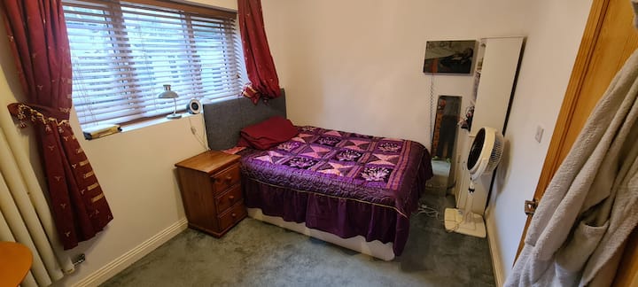 Cosy Double Bedroom In Modern Flat - Watford