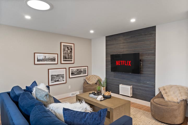 Ultimate Retreat! Theater, Sauna & Hot Tub, 5bdr - Arvada, CO