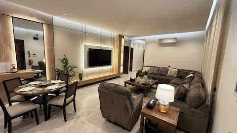 VIP Hotel Apartment with Private Entrance - Behind Al Rashed Mall 3BD