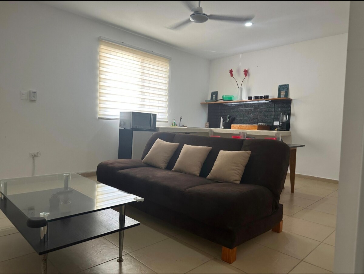 Top performing Airbnb: Comfortable apartment with parking in Real Montejo