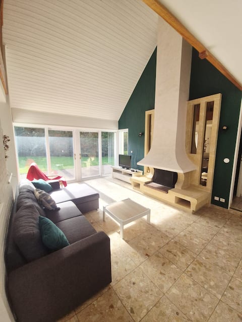 Large house with garden – 4 bedrooms & foosball