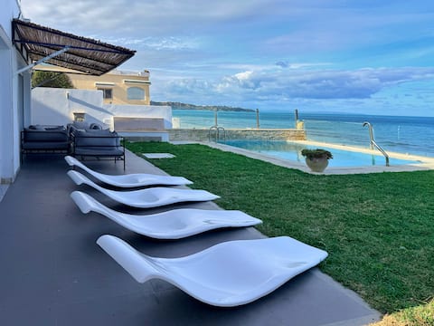 Stairs to Marsa beach, 4 rooms with pool
