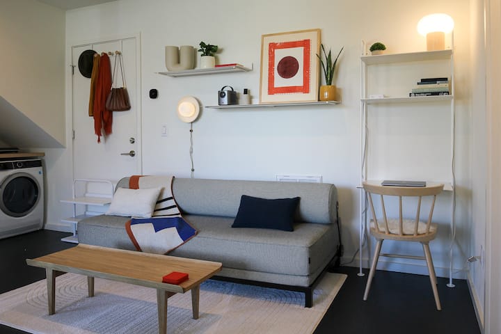 Modern Suite: Ev, Walk Downtown, Washer Dryer - Raleigh, NC