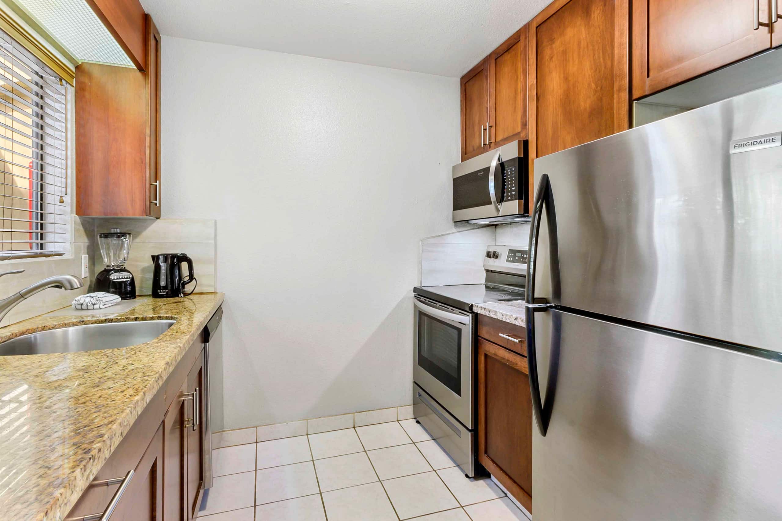 Hotel in Lahaina · ★5.0 · 1 bedroom · 2 beds · 1 private bath - Image 2
