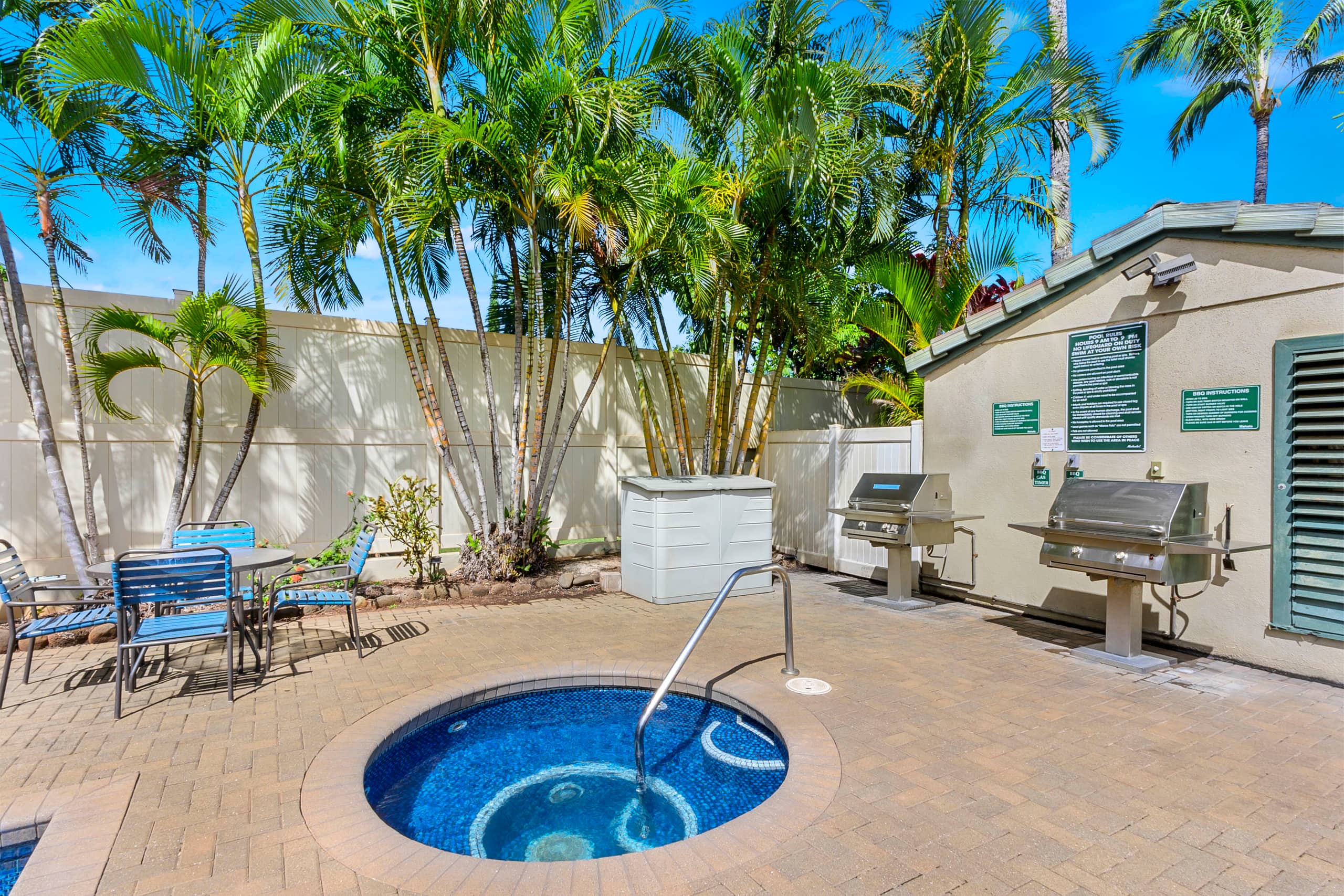 Hotel in Lahaina · ★5.0 · 1 bedroom · 2 beds · 1 private bath - Image 13