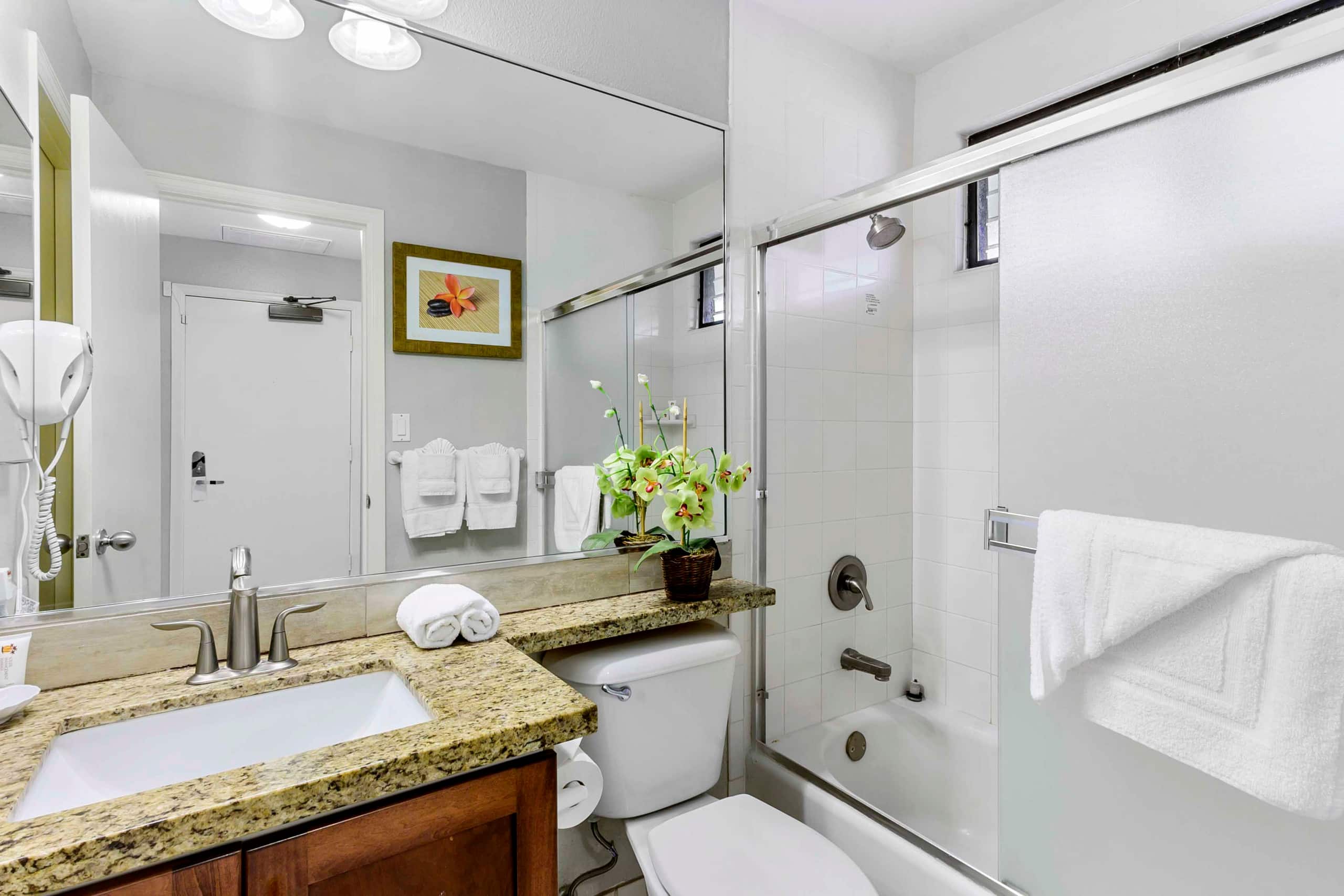 Hotel in Lahaina · ★5.0 · 1 bedroom · 2 beds · 1 private bath - Image 5