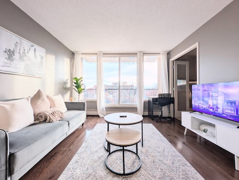 Top Airbnb: Mins to Downtown |17th Ave Walk| FREE Parking in Cliff Bungalow