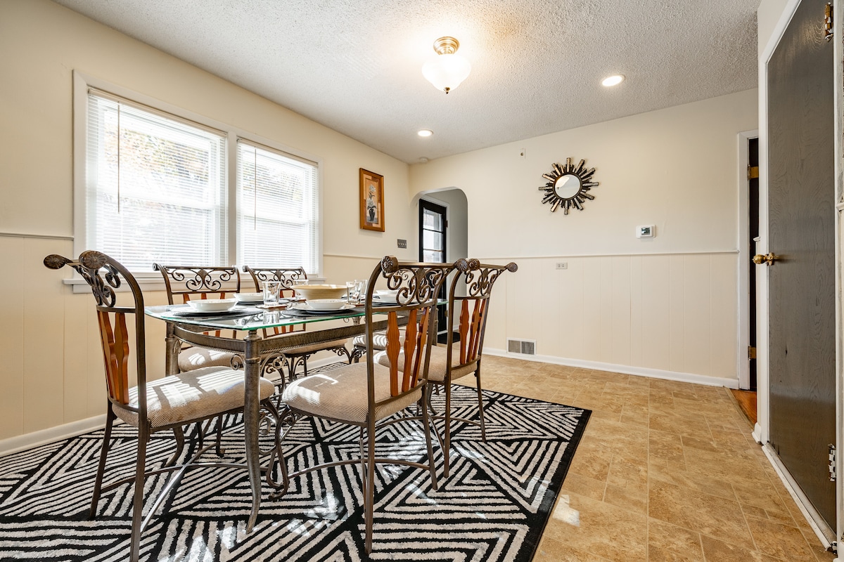 Modern 3BR Home Minutes from Campus & Restaurants