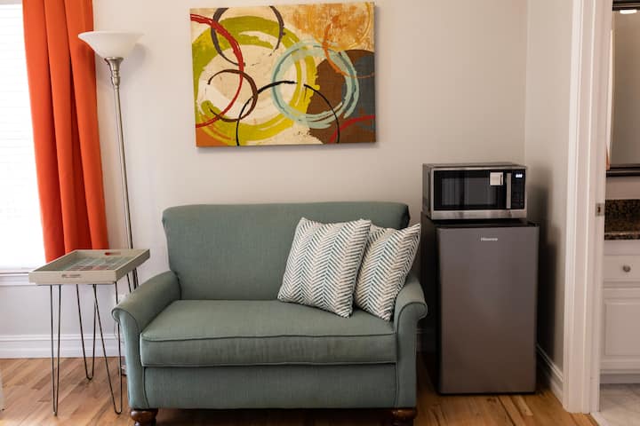 Visitor Suite Nestled In Nature - Private Entry! - Newnan, GA