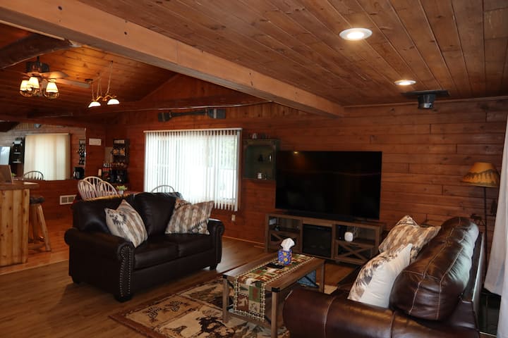 Otsego Lake Lodge - Gaylord, MI
