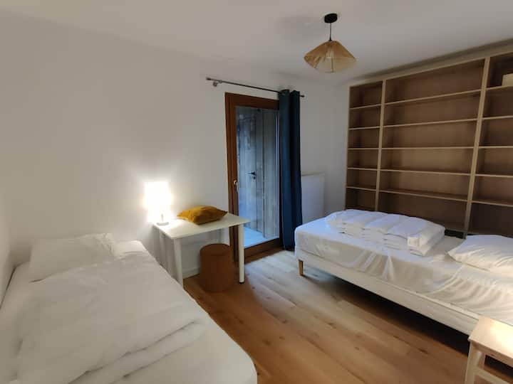 Dhomë me 2 krevate 90x200 që mund të bashkohen