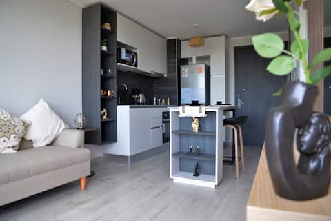 Top performing Airbnb: Bright, fully equipped apartment, ideal for couples in La Cisterna