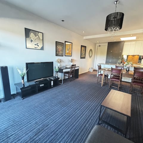 Popular Airbnb listing: Stylish Penthouse in the Heart of St Kilda in St Kilda