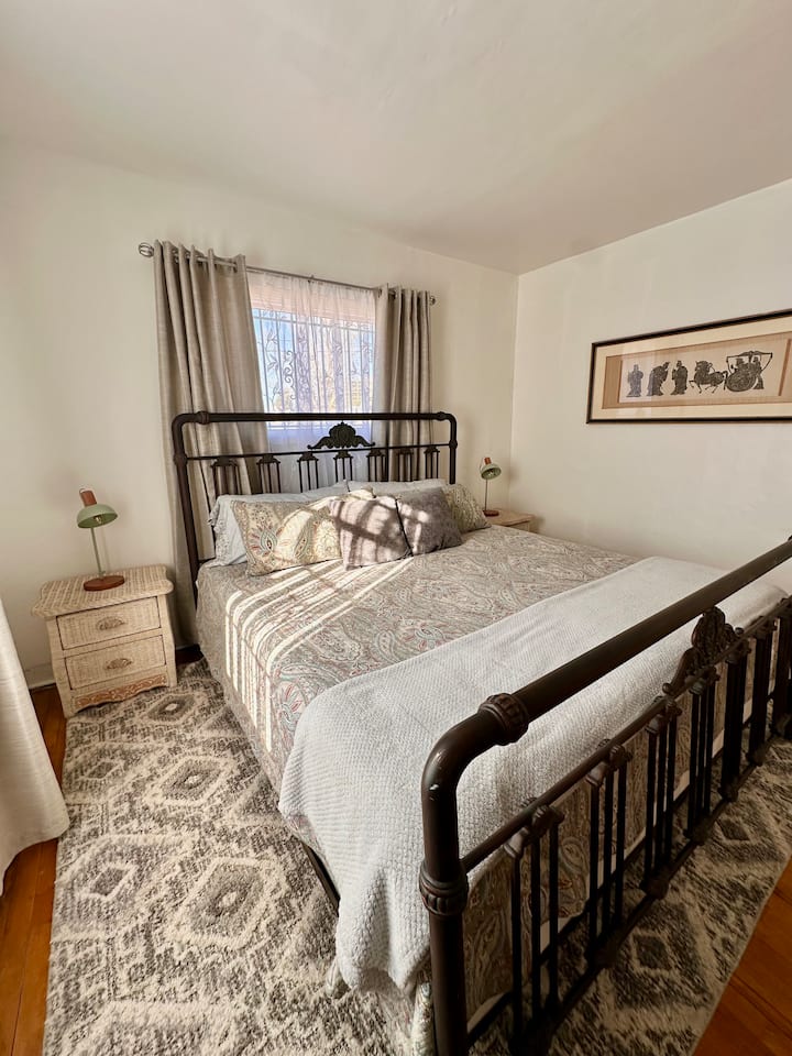 Master Bedroom - King Bed