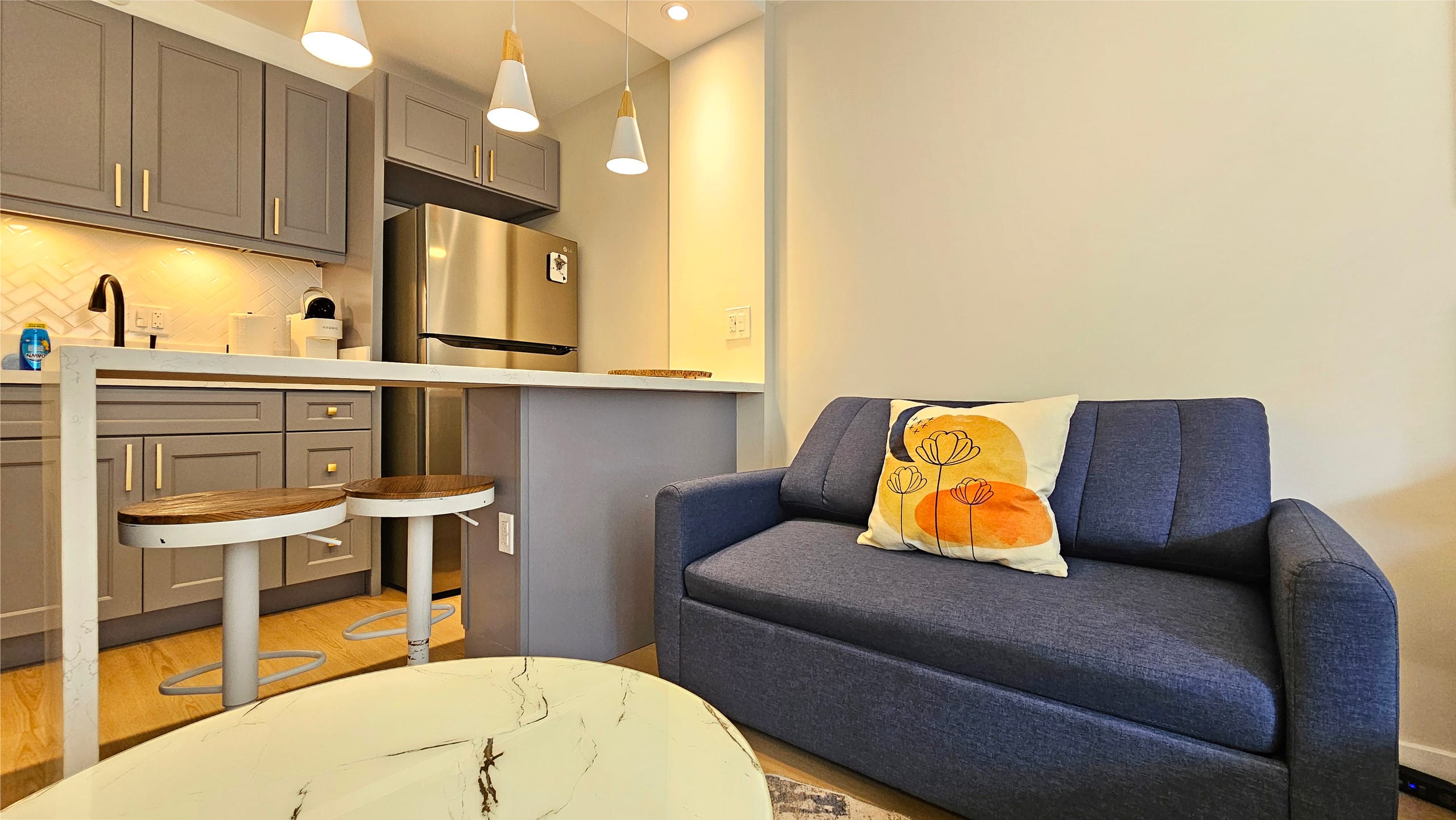 Mint Marine Surf Flat | Kitchen+FREE Parking⁎MS403 - Image 2