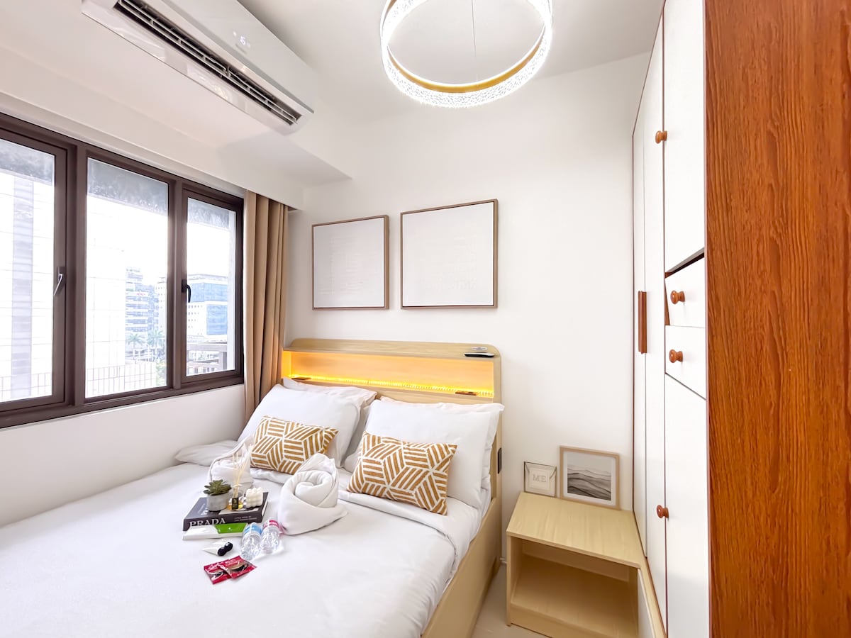 Curated visual reference: Mayari Suite S Residences L Wlan Netflix Photo Inspiration