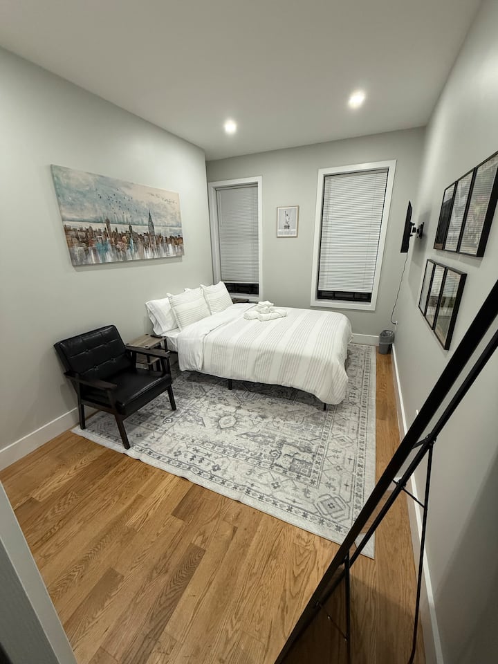 Modern, Clean Room W/ Dedicated Bath - Brooklyn, NY