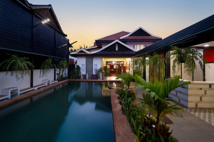 Luxury 4-bedroom House With Private Pool - Krong Siem Reap