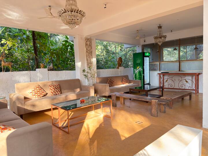 Living room image 2
