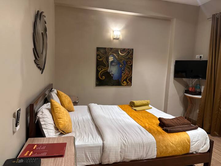 Bedroom 5 image 3