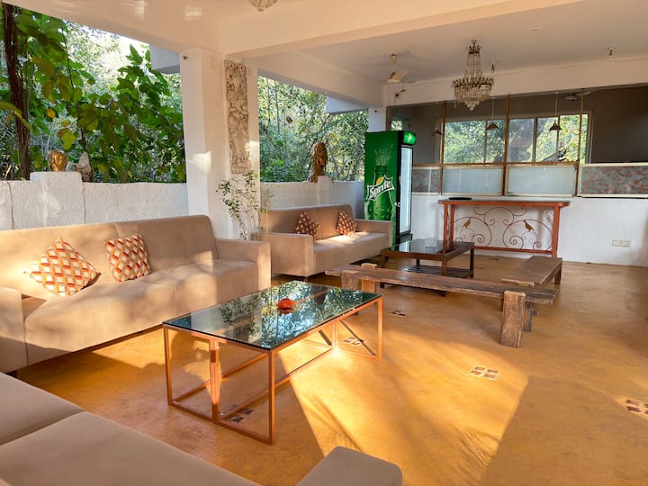 Living room image 1