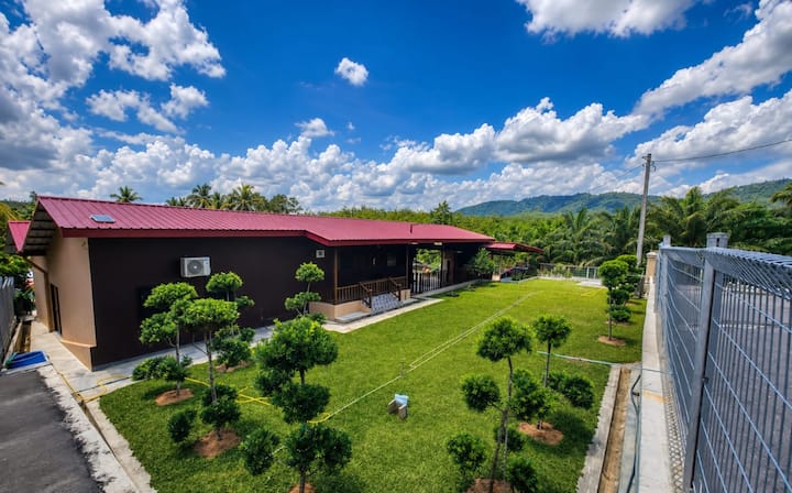Cozy Kampung Stay For 30 Pax With Breakfast - Bahau