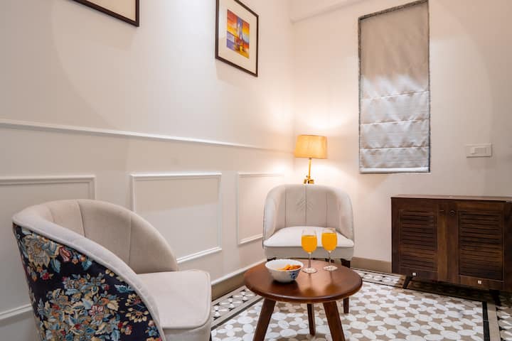 Living room image 6