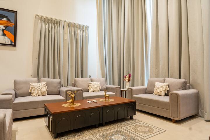 Living room image 7