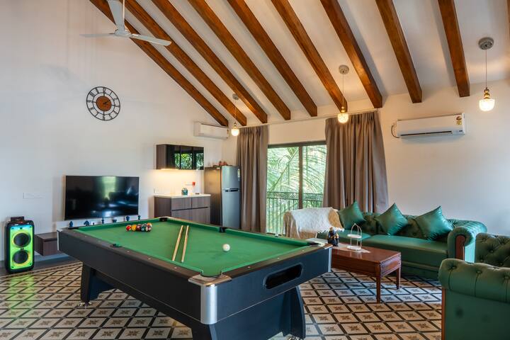 Living room image 3