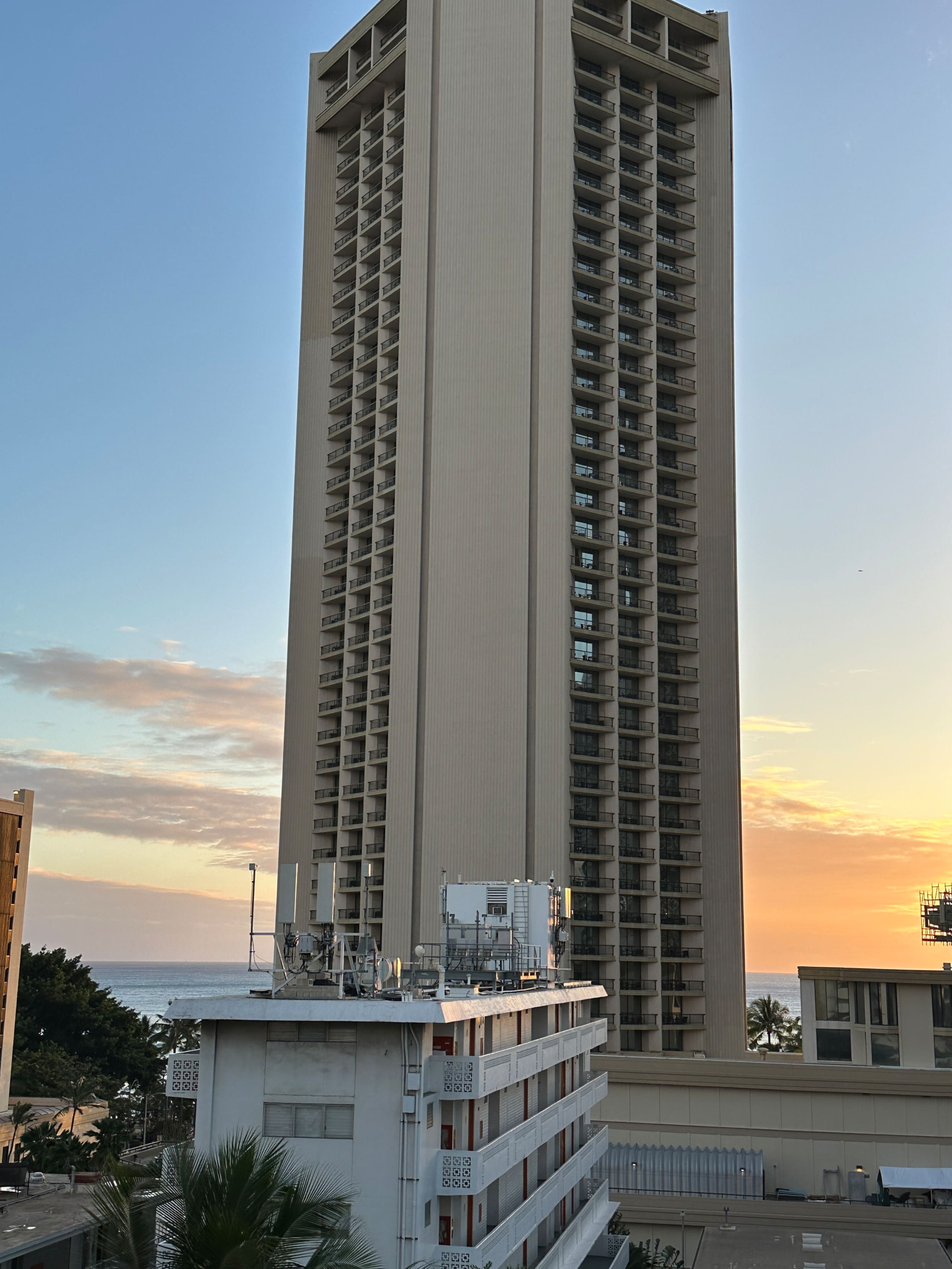 Condo in Honolulu · ★4.92 · Studio · 1 bed · 1 private bath - Image 6