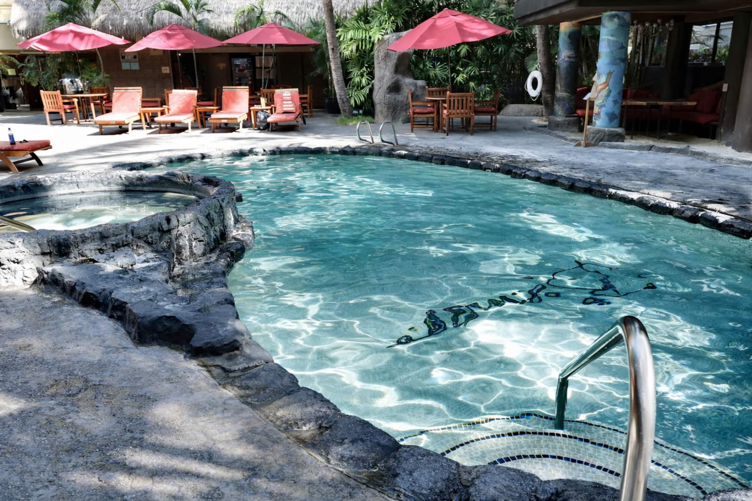 Condo in Honolulu · ★4.92 · Studio · 1 bed · 1 private bath - Image 12
