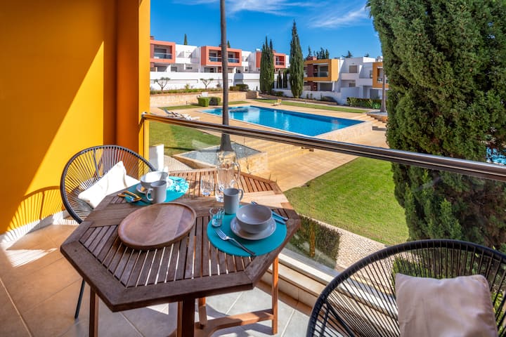 Apartamento Vista Piscina - Guia