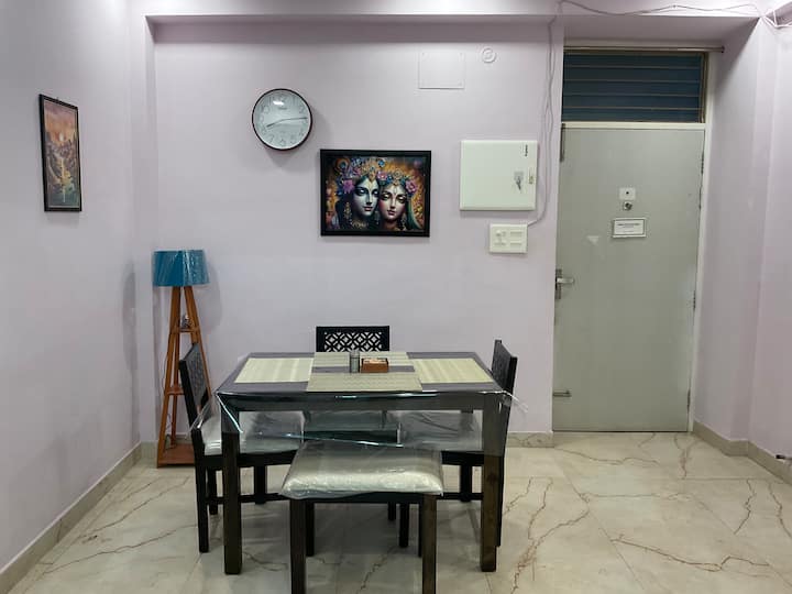 Aadinath:premium 2bhk|couple Friendly|3km Temple - 瓦拉那西