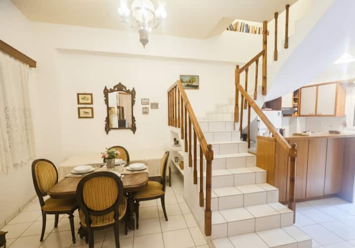 Iselia House