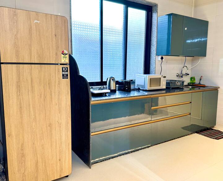 Full kitchen image 2