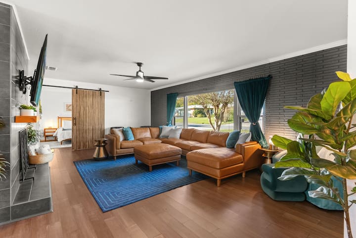 The Bentley Lakehouse: Putting Green & Game Room - Lakeland, FL