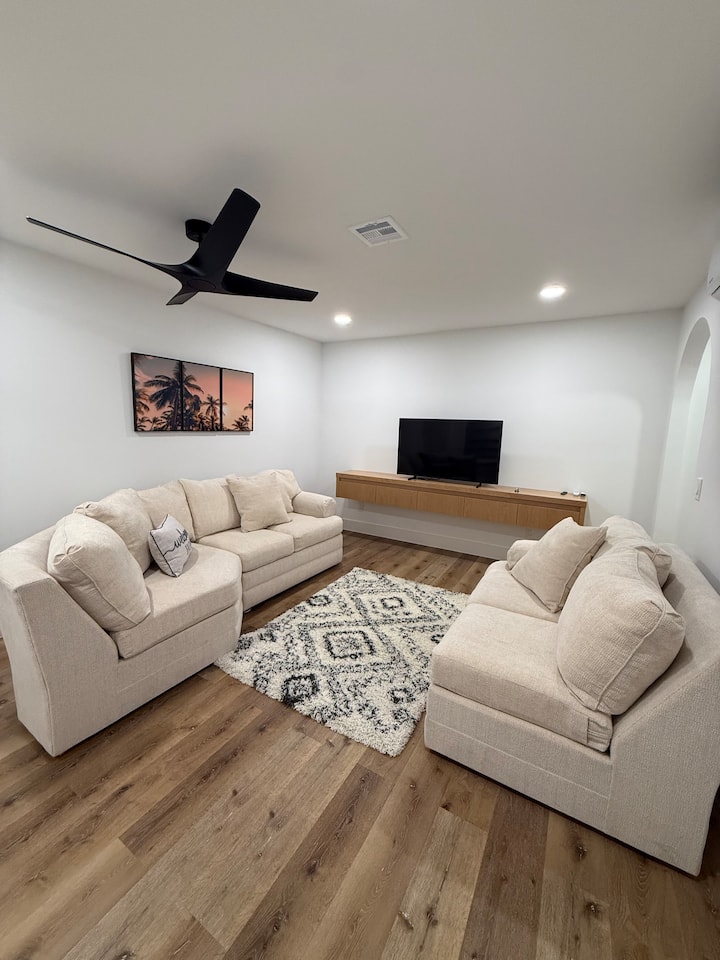 Designer 1br Retreat • Near Beach & Downtown - Hobe Sound, FL